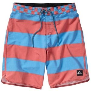 Quiksilver Brigg Scallop 20" Boardshorts - Size: 32